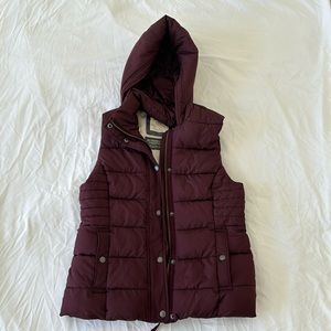 Maroon vest in perfect condition for a low price!